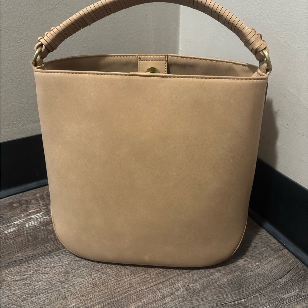 Elegant Tan Women's Bag